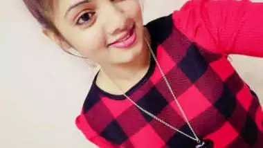 Cutest Sri Lankan Girl Full Collection – Pics With More than 4 Guys